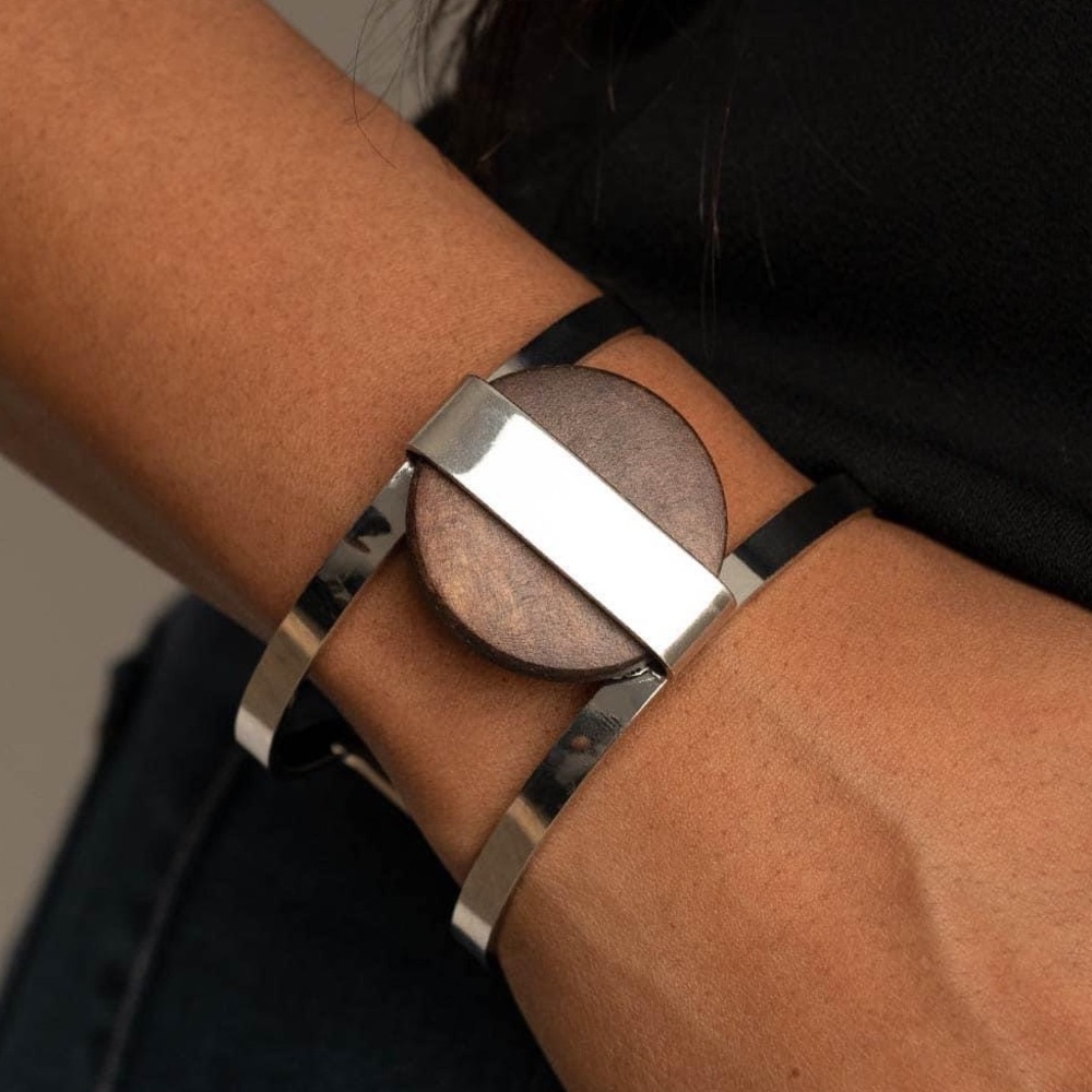 Trendsetter Wide Band Cuffed Bracelet